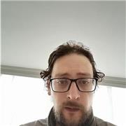 Profesor de Derecho dicta clases para ayudar alumnos